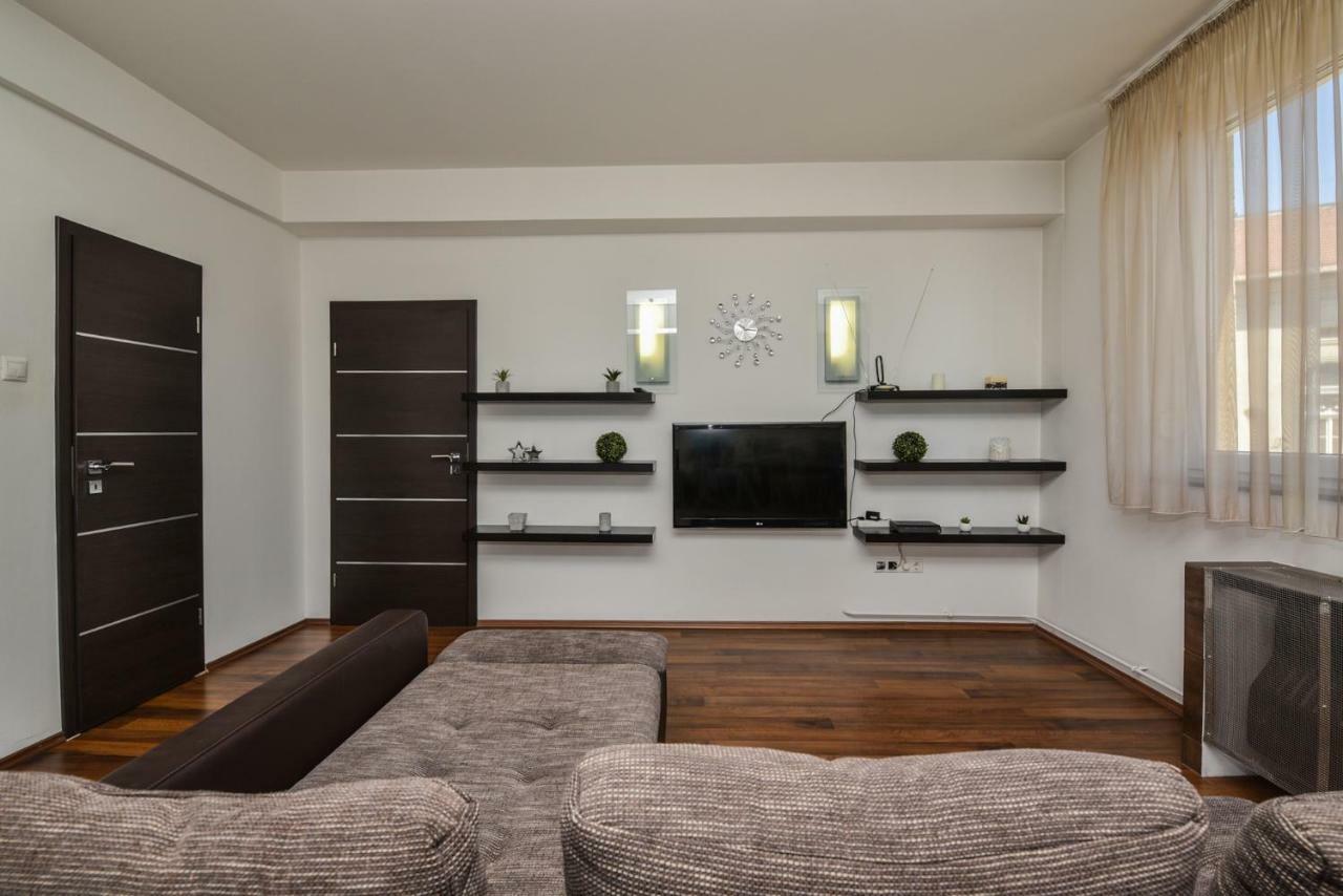 Castle With Panoramic Balcony Apartman *